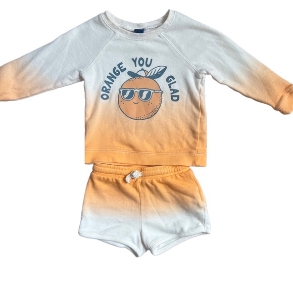NWOT OLD NAVY ORANGE AND WHITE CREWNECK AND SHORT SET SIZE 12-18MO - Picture 2 of 12